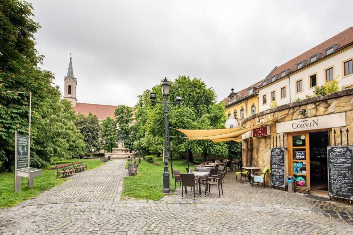 Castle View - New - Romantic Budapest Eksteriør billede